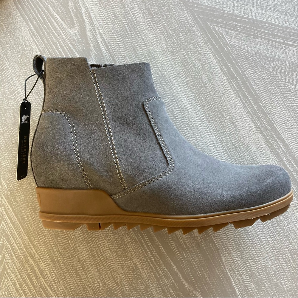New Sorel Wedge Boots (9W)